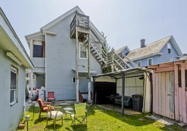 5th image of 34 ESchool St, West Springfield, MA 01089 | MLS# 73555976
