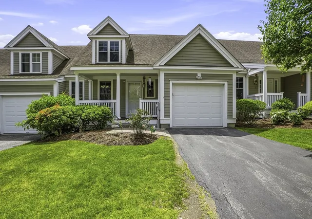 Homes for sale in Grafton, MA | 3 Woodbridge Ct #3, Grafton, MA 01536 | MLS# 73529744