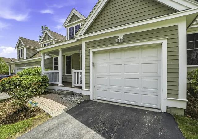 Homes for sale in Grafton, MA | 3 Woodbridge Ct #3, Grafton, MA 01536 | MLS# 73529744
