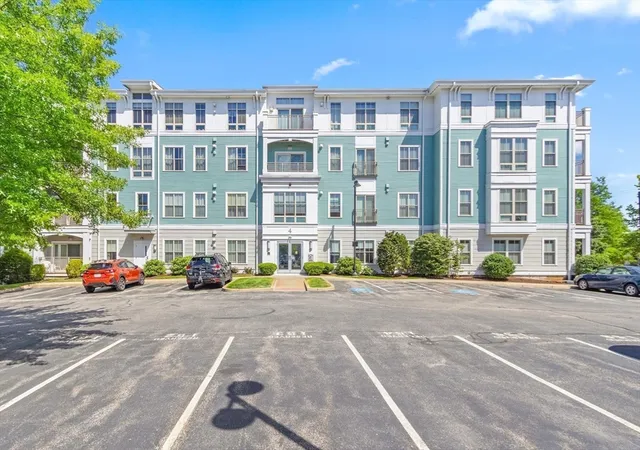 2nd image of 4 Repton Cir, Watertown, MA 02472