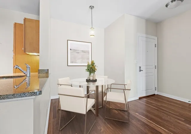 5th image of 4 Repton Cir, Watertown, MA 02472