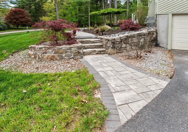 3rd image of 65 Briarcliff Ln, Holliston, MA 01746 | MLS# 73518536