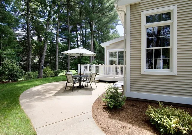 Homes for sale in Wilbraham, MA | 17 Spruce Drive, Wilbraham, MA 01095 | Houzeo