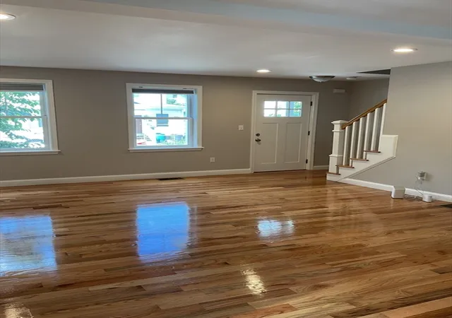 3rd image of 36 Osgood St, Lowell, MA 01843