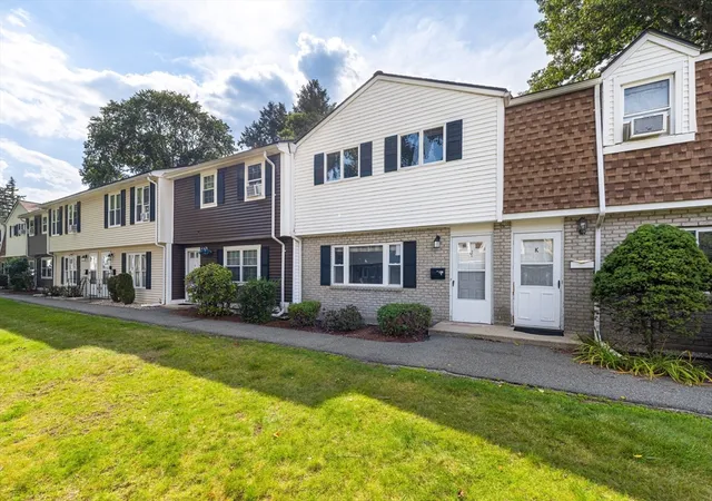2nd image of 130 Old Fery Rd #J, Haverhill, MA 01830 | MLS# 73559819