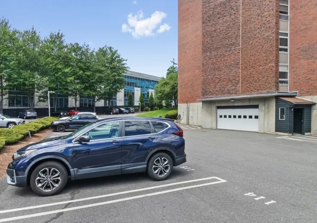 2nd image of 280 Boylston St, Chestnut Hill, MA 02467