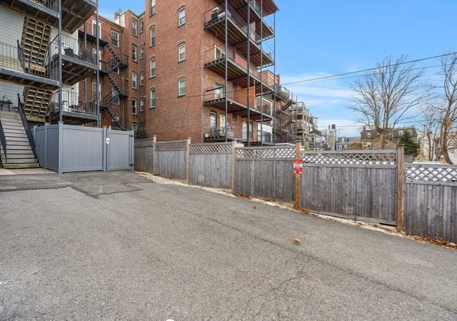 2nd image of 530 E Broadway, South Boston, MA 02127