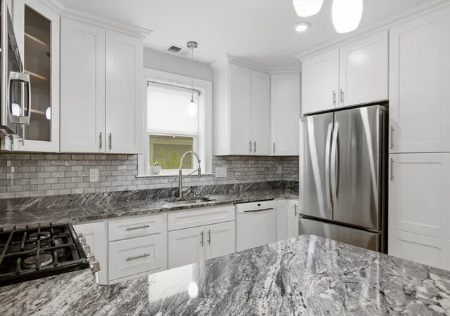 Listing Photo 4 - Condo for sale in building located at 28 Beecher Pl, Newton, MA 02459 - Unit #B