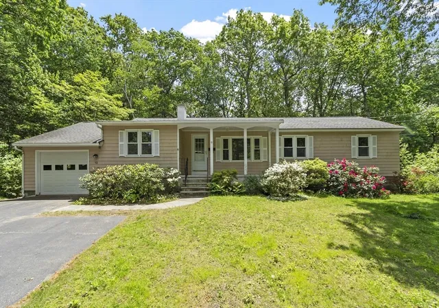 Homes for sale in Chelmsford, MA | 12 Abbott Lane, Chelmsford, MA 01824 | MLS# 73526013