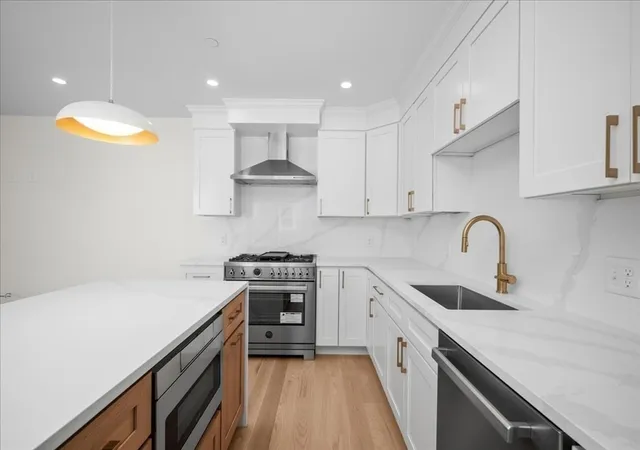 Homes for sale in Somerville, MA | 595 Broadway, Somerville, MA 02145