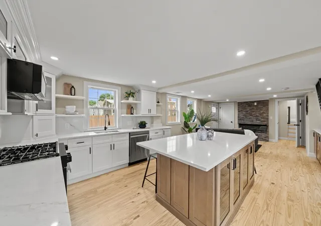1st image of 162 High St #B, Danvers, MA 01923 | MLS# 73542806
