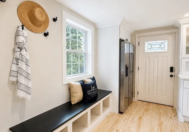 3rd image of 162 High St #B, Danvers, MA 01923 | MLS# 73542806