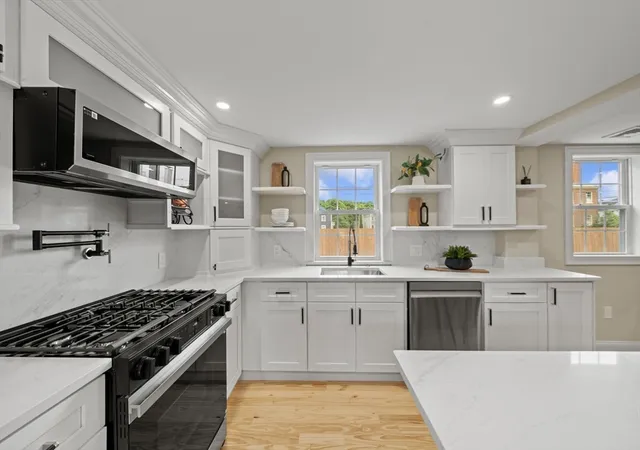 4th image of 162 High St #B, Danvers, MA 01923 | MLS# 73542806