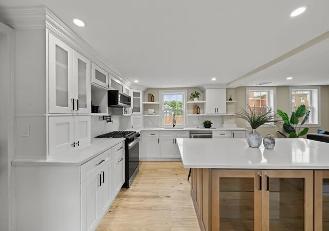5th image of 162 High St #B, Danvers, MA 01923 | MLS# 73542806