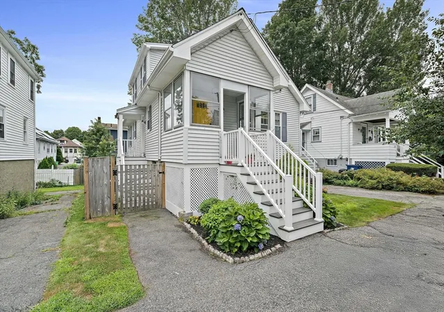 28th image of 18 Thurlow St, Boston, MA 02132 | MLS# 73567597