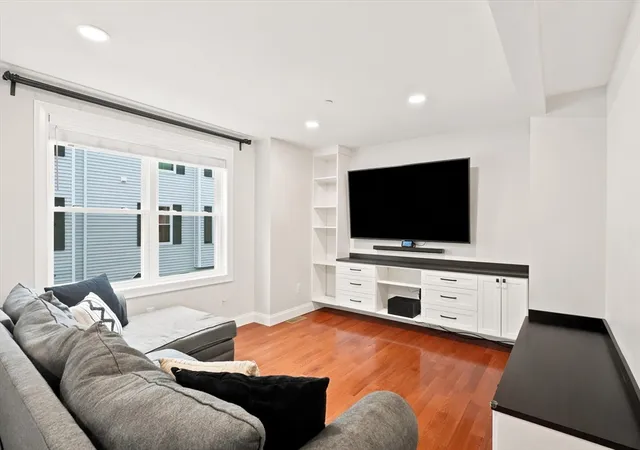 Listing Photo 5 - Condo for sale in building located at 27-b Orch St, Haverhill, MA 01830 - Unit #27B