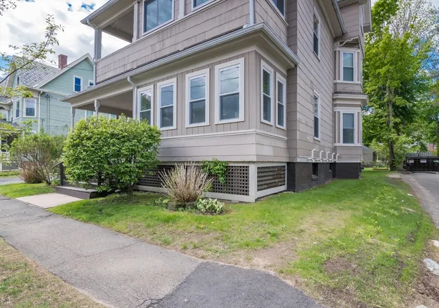 3rd image of 13 Munroe St, Northampton, MA 01060 | MLS# 73523983