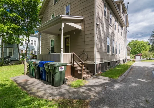 5th image of 13 Munroe St, Northampton, MA 01060 | MLS# 73523983