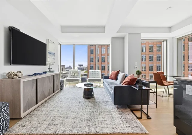 4th image of 133 Seaport Blvd #723, Boston, MA 02210 | MLS# 73537154