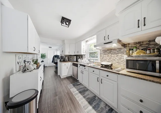 Photo 3 of Single family home for sale at 330 Lake St, Shrewsbury, MA 01545 | MLS# 73562420 | Listing updated on 2026-09-19