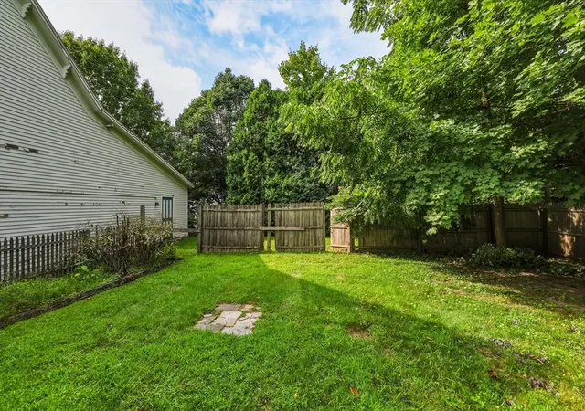 4th image of 11 School St, Sunderland, MA 01375 | MLS# 73565537