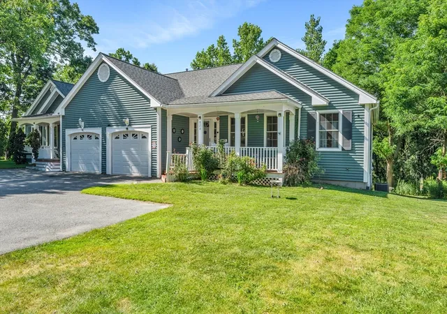 1st image of 822 Methuen St #822, Dracut, MA 01826 | MLS# 73556591