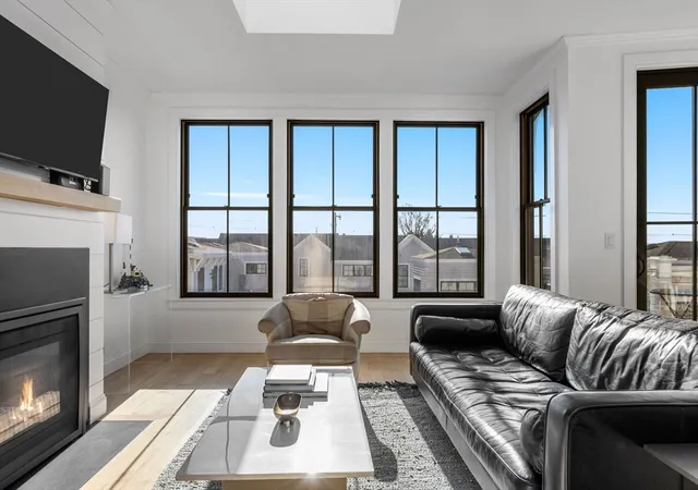 3rd image of 350 Bradford St, Provincetown, MA 02657