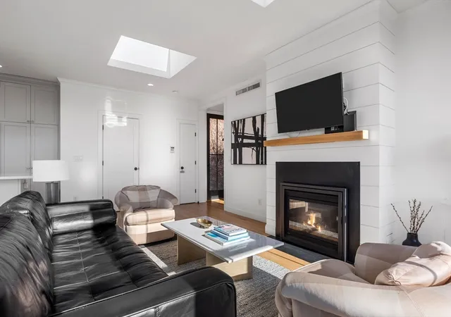5th image of 350 Bradford St, Provincetown, MA 02657