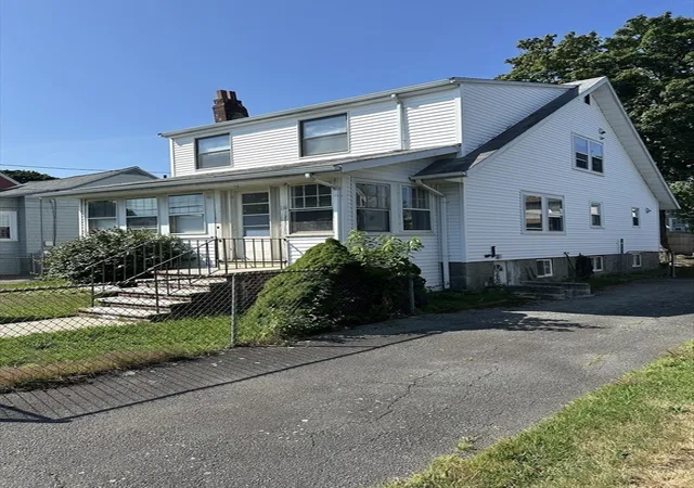 Photo 3 of Single family home for sale at 131 Farrington St, Quincy, MA 02170 | MLS# 73557398 | Listing updated on 2026-09-18