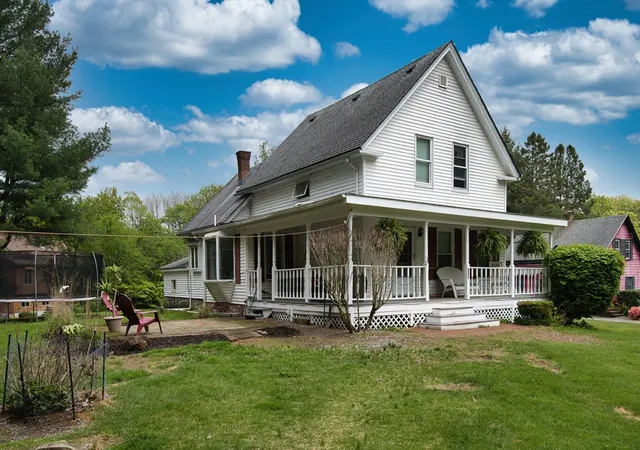 Photo 2 of Single family home for sale at 735 Hildreth St, Dracut, MA 01826 | MLS# 73564540 | Listing updated on 2026-09-18