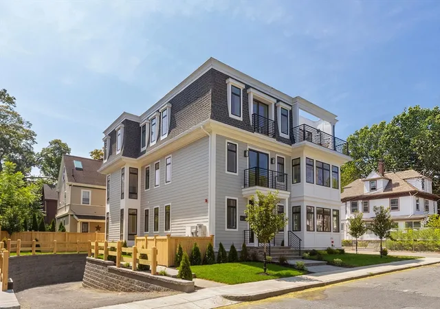 1st image of 24 Auburn #2, Brookline, MA 02446 | MLS# 73487255