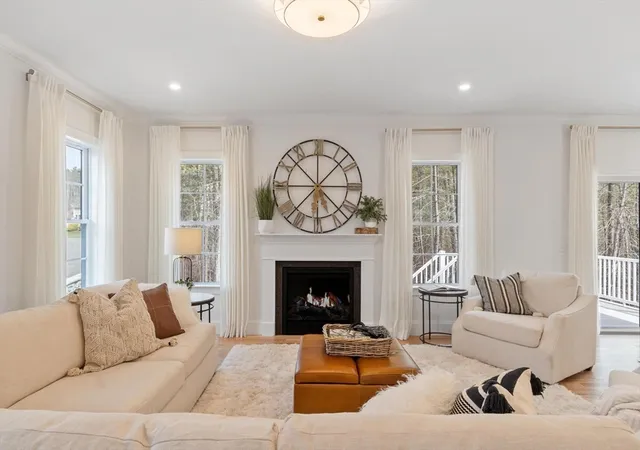 Photo 4 of Sale Pending at 85 Oliver Pond Cir #6, Franklin, MA 02038 | MLS# 73541009 | Listing updated on 2026-08-18