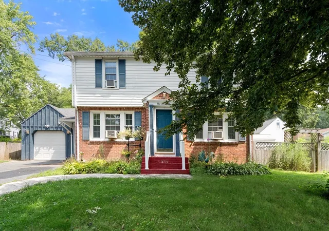 1st image of 423 Tiffany St, Springfield, MA 01108 | MLS# 73563821