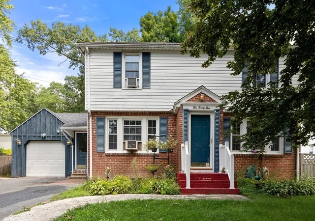 2nd image of 423 Tiffany St, Springfield, MA 01108 | MLS# 73563821