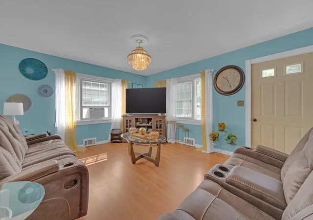 Photo 4 of Single family home for sale at 10 Union St, Southbridge, MA 01550 | MLS# 73561734 | Listing updated on 2026-10-03