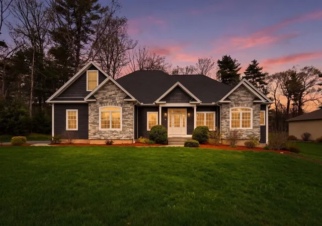 Homes for sale in East Longmeadow, MA | 12 Pondview Dr, East Longmeadow, MA 01028 | MLS# 73506268