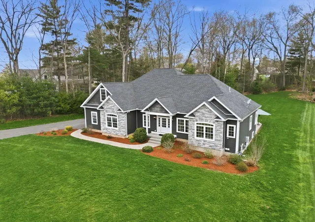Homes for sale in East Longmeadow, MA | 12 Pondview Dr, East Longmeadow, MA 01028 | MLS# 73506268