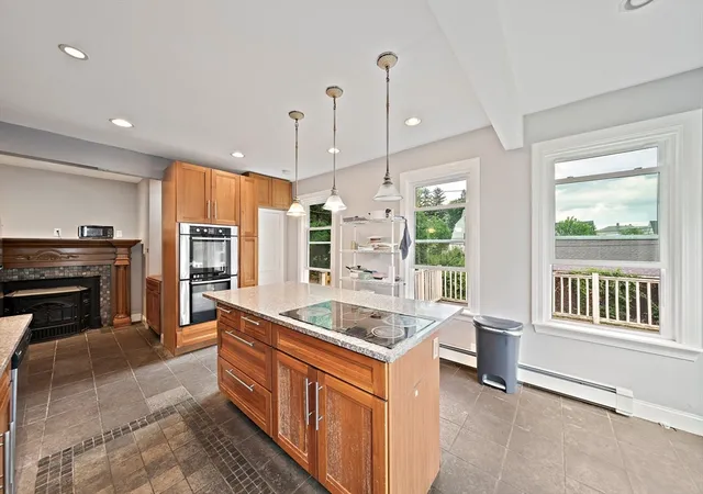 5th image of 10 Trowbridge Rd, Worcester, MA 01609 | MLS# 73497274