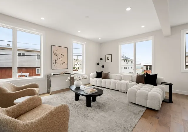 4th image of 11 Billow Ave, Revere, MA 02151