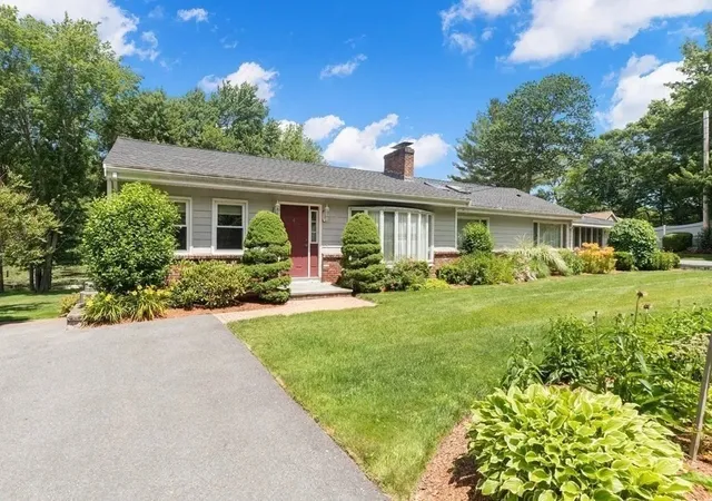 3rd image of 4 Johns Ave, Middleton, MA 01949 | MLS# 73520132