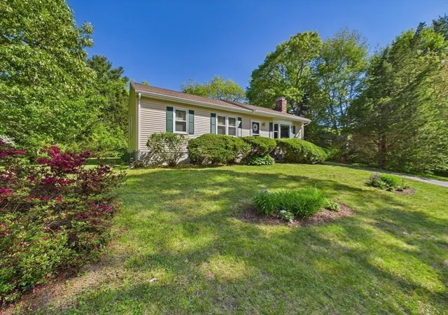 1st image of 5 Barlow Ln, Mattapoisett, MA 02739 | MLS# 73531002