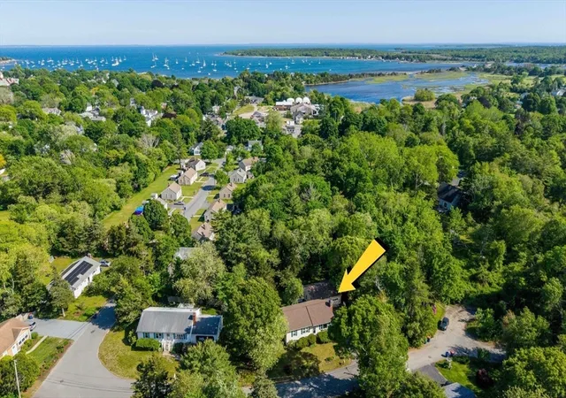 3rd image of 5 Barlow Ln, Mattapoisett, MA 02739 | MLS# 73531002
