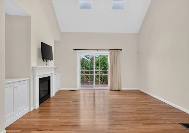 4th image of 4 Hastings Rd #4, Hudson, MA 01749 | MLS# 73557622