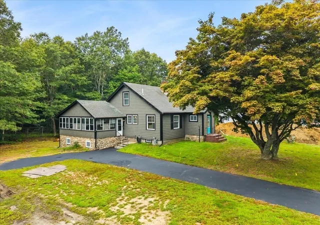 2nd image of 618 Wareham St, Middleboro, MA 02346 | MLS# 73565598