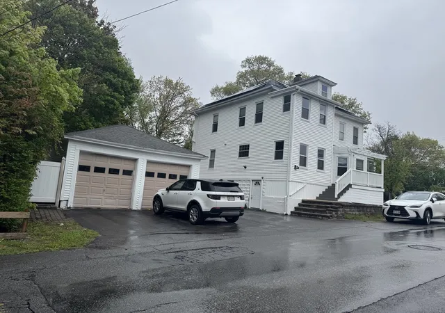 3rd image of 343 South St, Fitchburg, MA 01420 | MLS# 73518473