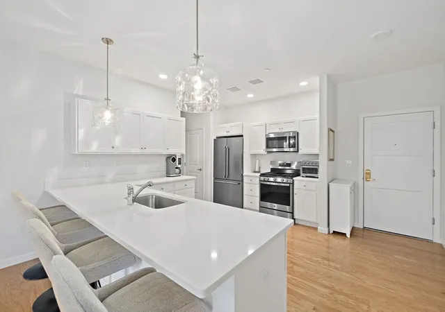 4th image of 60 Coppersmith Way #303, Canton, MA 02021 | MLS# 73556221
