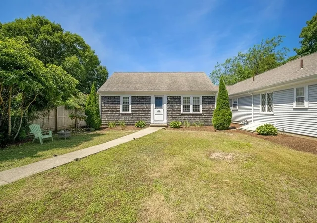 2nd image of 11a Gateway St #A, South Yarmouth, MA 02664 | MLS# 73554694
