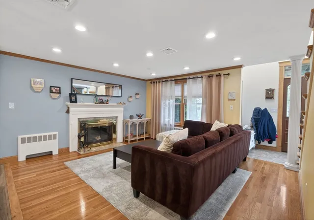 4th image of 8 Hawthorne St, Watertown, MA 02472 | MLS# 73516661