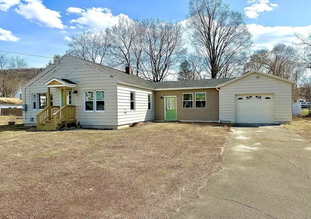 Homes for sale in Easthampton, MA | 26 Mt Tom Ave, Easthampton, MA 01027 | MLS# 73498610