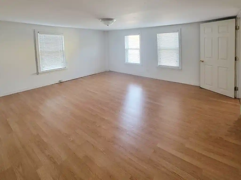 15th image of 12 School St, Lawrence, MA 01913